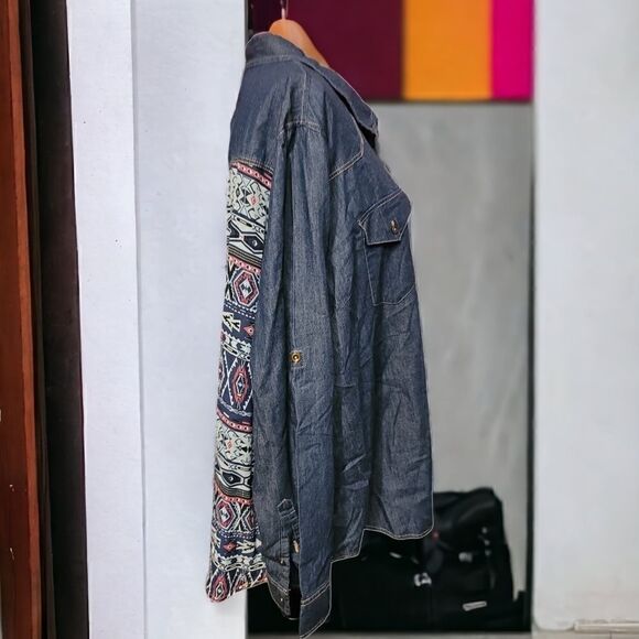 New Justify Women's 2X Denim Shirt Blue Long Slv Button Up Aztec Print Blouse - Picture 2 of 6